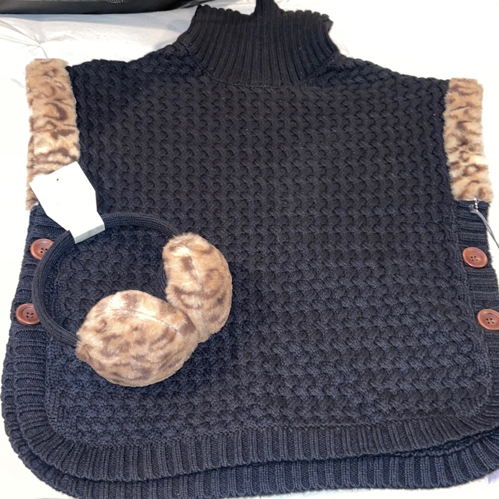 Girls knitted poncho with ear muffs